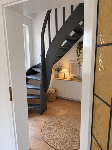 Schledehausen-4 Zimmer Familienglück – Treppenhaus zum Kinderbereich