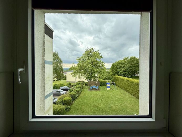Fröndenberg: Eigentumswohnung schlicht und einfach - Perfekt für Singles oder Kapitalanleger! – Blick aus dem Küchenfenster