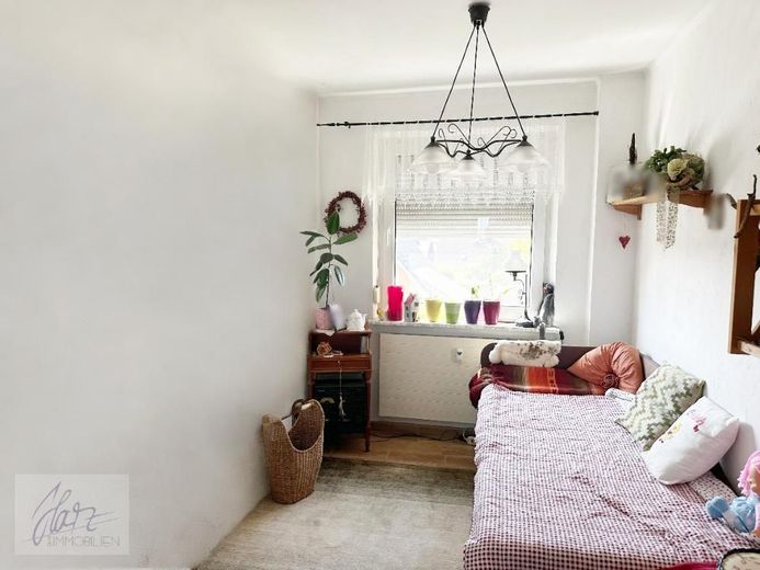 ***AB SOFORT ZU VERKAUFEN --SEHR GEPFLEGTE 3-RAUMWOHNUNG--*** mit Tageslichtbad und Dusche in einer sehr gepflegter Wohneigentumsanlage – Kinderzimmer (Verkauf ohne Inventar)