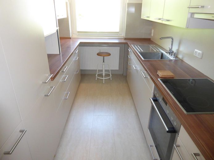 Well-laid-out apartment with a view of the greenery, top energy efficiency, top condition – Einbauküche