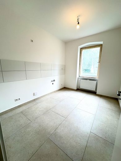 Sofort bezugsfertig und vollständig modernisierte 2 Zimmer Wohnung – Küche