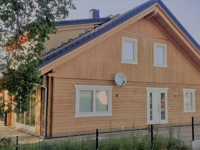 Großes Holzblockhaus im Cottbuser Süden zu verkaufen. – फोटो 1