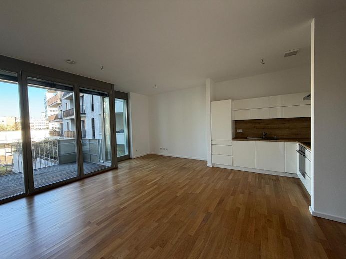 Ein Ort zum leben und Wohlfühlen- Eigentumswohnung in Tiergarten – Wohn- Essbereich/Balkon