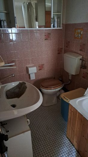 Kleines Einfamilienhaus -- HANDWERKER ZU MIR – Bad 1