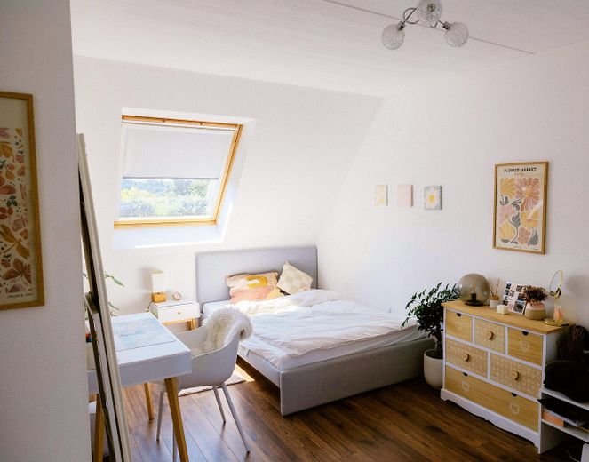 Senza commissioni! Casa bifamiliare sfalsata su più livelli, personalizzata, con garage doppio e vista panoramica! – Kinderzimmer