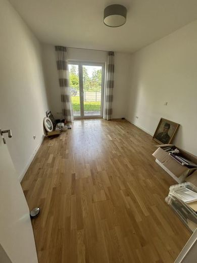 Wunderschöne Wohnung mit Garten in ruhiger Lage – Schlafzimmer 1