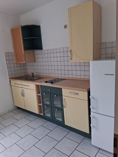 WG taugliche  2-R-Wohnung in MD-Sudenburg san. Altbau; im 2.OG 43²  mit EBK .zu vermieten . – EBK.