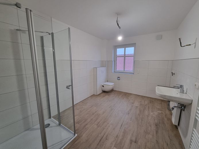 Attraktive 2-Zimmerwohnung mit Balkon im Neubau in Rethem/ Aller – Bad