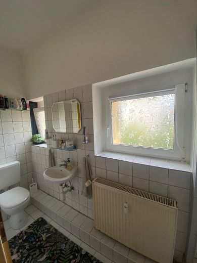 Werneuchen city center! Like having your own house! Cozy top-floor apartment... – Bad1