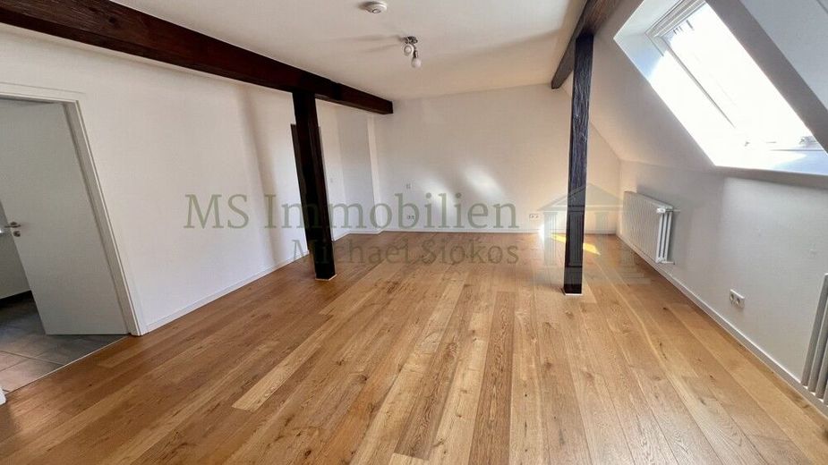 *** Denkmalgeschütztes EFH + Dreifamilienhaus im Herzen von Lampertheim *** – EFH OG Zimmer 2 Ansicht 1