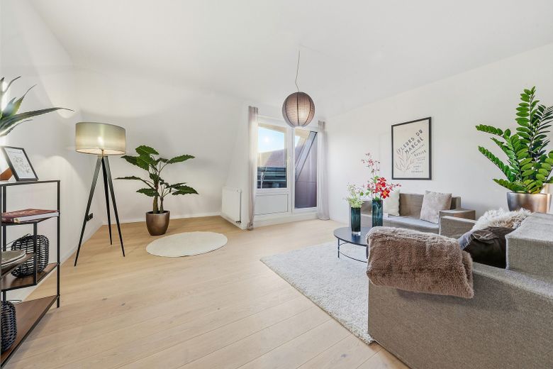 Wohnzimmer mit Balkon