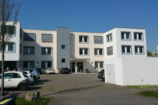 Mainz-Mombach: ufficio privato a partire da 700 € o postazione di lavoro a partire da 200 € – tutto incluso, sala riunioni compresa