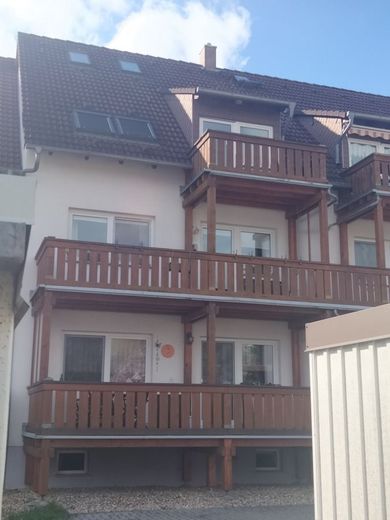 Exklusive Maisonettewohnung mit Garage in bester Lage von Lutherstadt Wittenberg zu verkaufen – Rückseite mit Blick zum Balkon