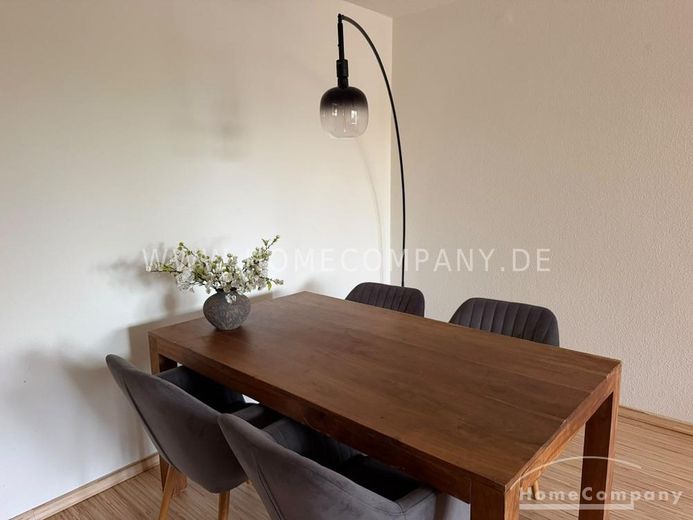 2 Zi.-Wohnung, möbliert, 4. OG, mit Loggia. – fc063a68bb9bc4fa0a2142b516a99c6849ba1f1f.jpg