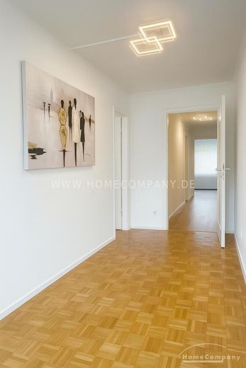 Voll möblierte Wohnung mit 5 Schlafzimmern, Balkon und Parkplatz in Höhenkirchen-Siegertsbrunn – ideal für WGs oder Familie – 1f9e0de9a1dfeb2091d42dbd8c2dbb02a92b281c.jpg