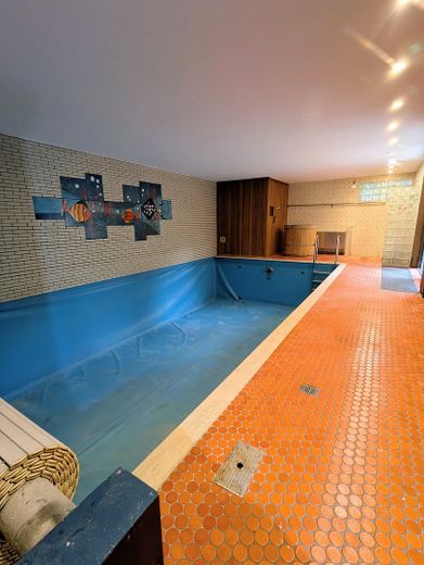 Bungalow adatto alle famiglie, vicino al centro e ben collegato – Schwimmbad und Sauna