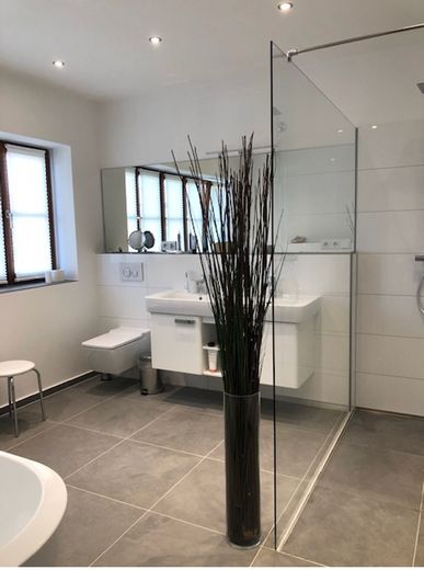 Große begehbare Dusche