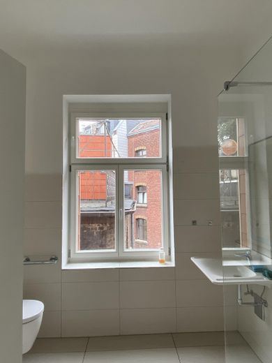 Stilvoll sanierter Altbau – 2 gleich große Zimmer | EBK, Balkon | Nähe RWTH/FH – Bad