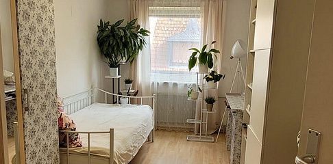2-комнатная квартира с жилой кухней и балконом в центре Людвигсхафена – Zimmer 1