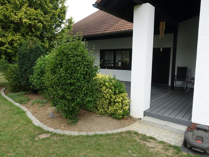 Großzügiger Bungalow auf weitläufigem Grundstück – und optionaler Pferdehaltung – Terrasse