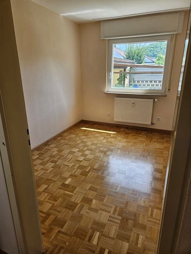 Casa bifamiliare indipendente in posizione privilegiata ai margini del paese a Königsbach-Stein – Foto 18