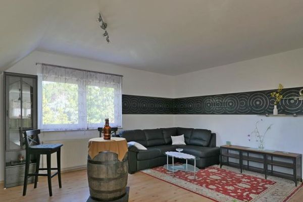 (EF1049_M) Halle: Schkopau, große möblierte Wohnung in einem freistehenden Haus mit Garten, Terrasse, WLAN