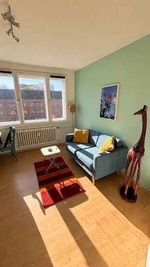 Leerstehende möblierte Wohnung nahe Innsbrucker Platz - direkt einziehen! – Wohnbereich