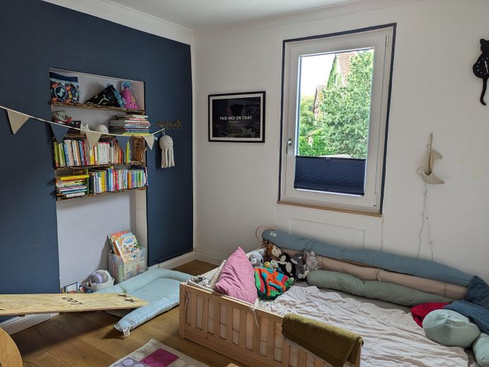 Provisionsfrei: 3,5 Zimmer sanierter Altbau + separates Studio/Homeoffice nahe Marktplatz – Kinderzimmer
