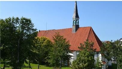 Blick links vom Laubengang