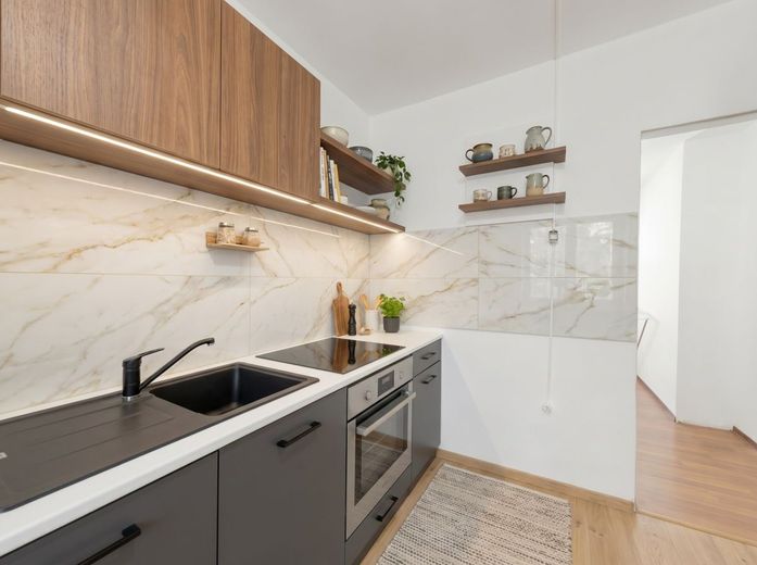 Renditestarkes Mehrzimmerhaus mit Entwicklungs-
potenzial - ideal für Kapitalanleger und Investoren – Küche visualisiert