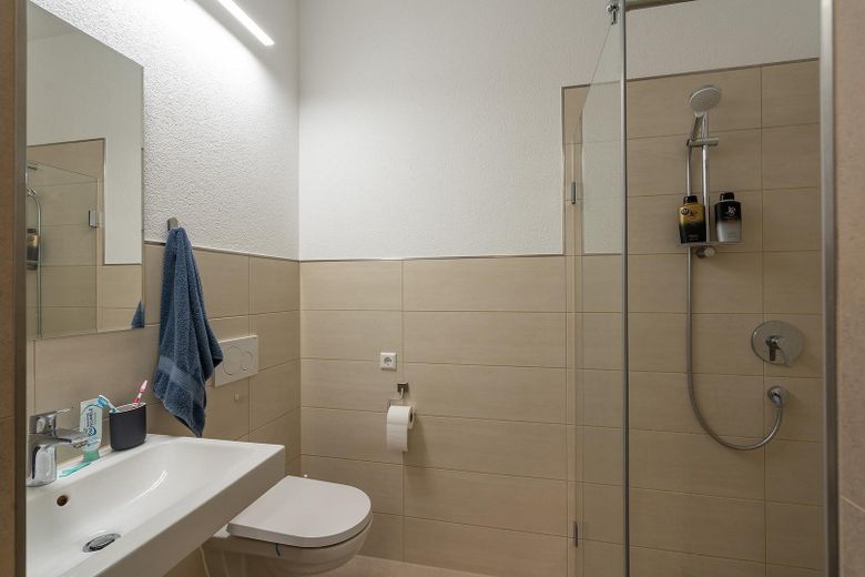 Haus mit viel Wohnraum – Foto 17