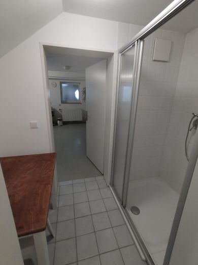 Herrschaftliche Villa am Ende einer elbnahen Sackgasse in Othmarschen – Dusche