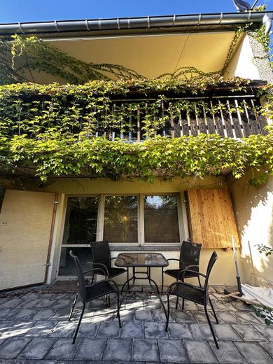 Provisionsfrei, EINFAMILIENHAUS MIT GARTEN in begehrter Wohngegend Dessau-Ziebigk – Terassenplatz