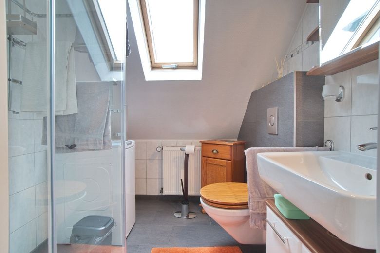 Surrounded by greenery: Spacious apartment with balcony on the Tippelsberg hill and nature conservation area; short journey time to city centre – 7037db90738bee311d1fda371119e1dde46f7e80.jpg