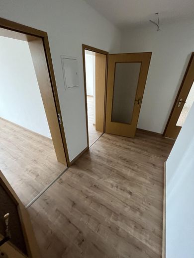Erstbezug nach Renovierung - Helle und geräumige 3-RW mit Dusche und Badewanne – Foto 5