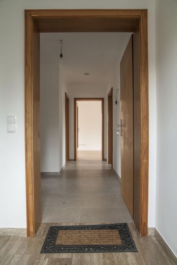 Erstbezug nach Sanierung: Helle 97 m² Wohnung mit Südbalkon, Garten, Kellerraum und Garage – फोटो 24