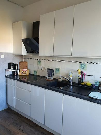 Helle Wohnung mit 5 Zimmern zwischen Stadt und Land – Küche