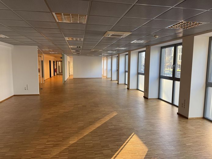 Hier sind Sie genau richtig! Hochwertiges Hochhaus auf der Schanzenstraße – 4