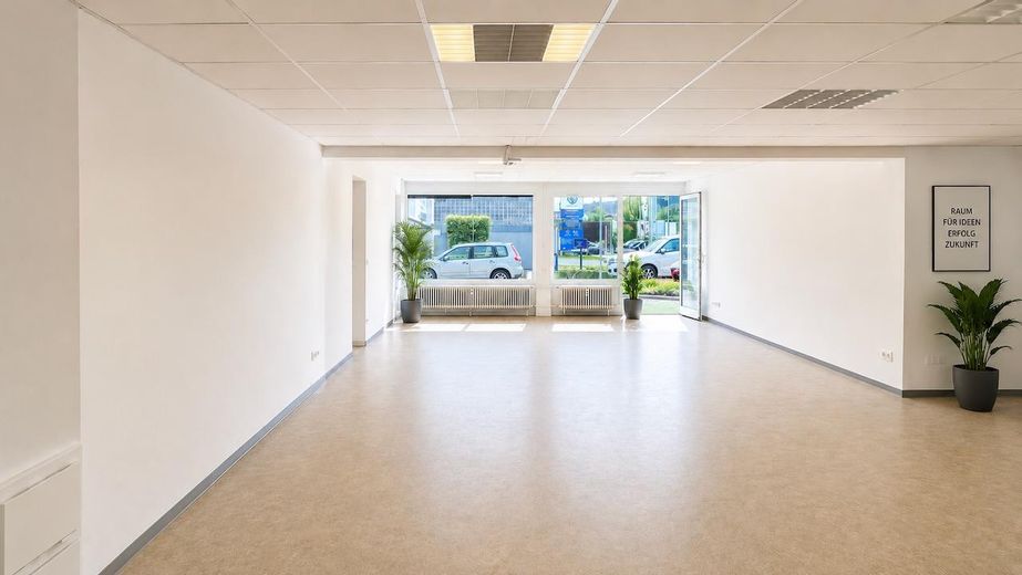 Spazio commerciale versatile utilizzabile per ufficio, studio professionale, servizi e magazzino – Foto 1