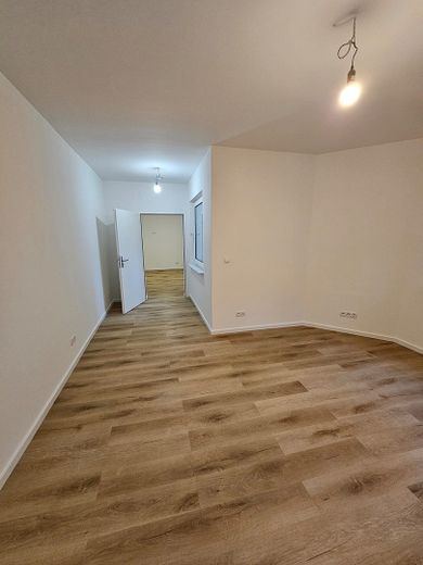 Vente directe : majestueux appartement de 5 pièces avec balcon, près de Hafeninsel Offenbach – Foto 1