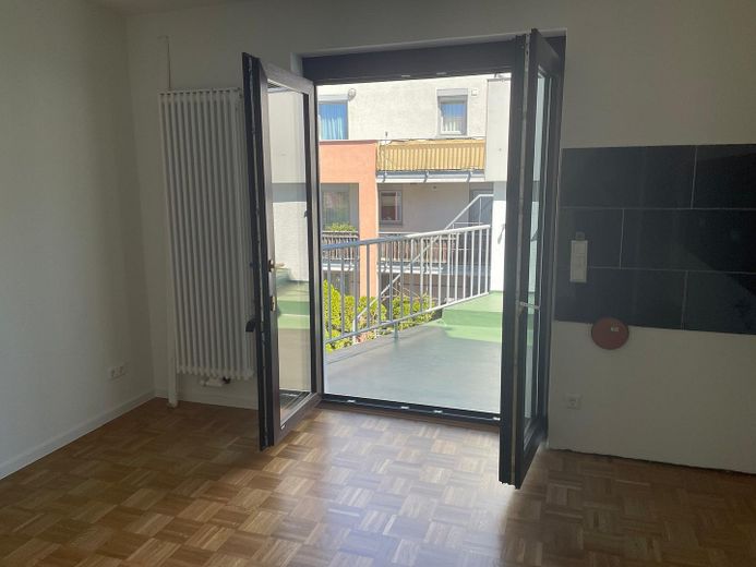 Ein-max.Zwo Pers.Whg.980€KM,NR,kHt,Böblingen-Ztr. Erstbezug nach Kernsanierung – Balkon 3