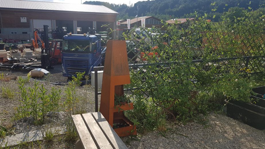 Gewerbegrund ab1000m² 379€ zul. B.L.Wohnung – Foto v.Event-Terasse+Auff.Wald