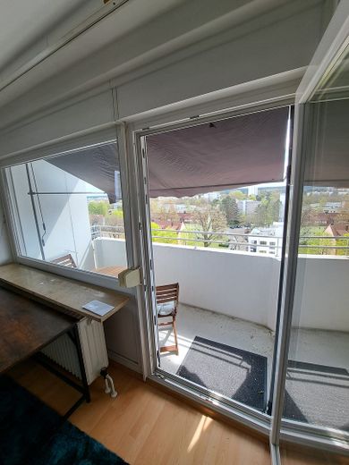 möblierte Einzimmerwohnung  mit  einmaligen Ausblick – Balkon