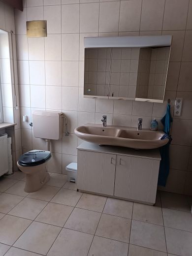 Bad mit Waschbecken