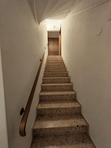 Raumwunder mit Einliegerwohnung & Doppelgarage - provisionsfrei - Erbpacht – Kellerzugang ü.beide Einheiten