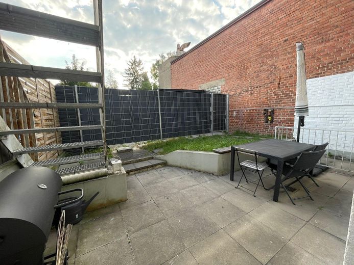Zentrale Terrassenwohnung mit offenem Schnitt – Terrasse