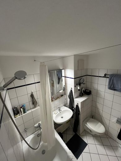 Amplio apartamento de 2 habitaciones en Colonia-Ehrenfeld – Bad