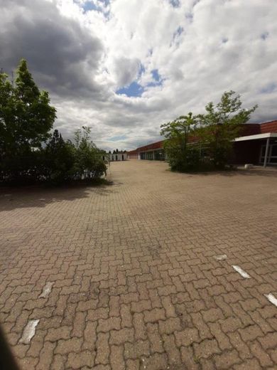 Gewerbezentrrum zu verkaufen - ehemaliges Einkaufszentrum – Bild 12