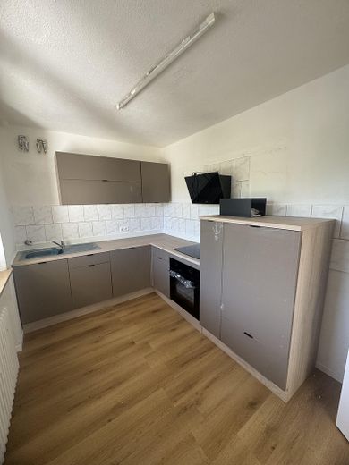 Eerste bewoning na renovatie: modern 2-kamerappartement met nieuwe inbouwkeuken (incl. elektrische apparaten) – Küche