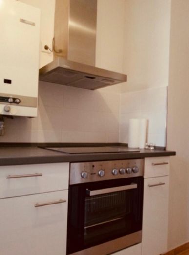 Renditestarke 3 Zimmer-Wohnung mit Balkon in einer sehr guten Lage zu verkaufen – Einbauküche